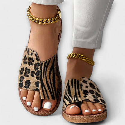 Smukke tofarvede sandaler med leopardmønster