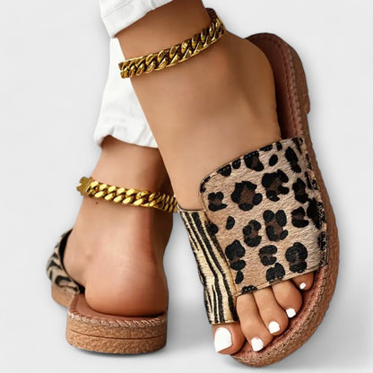 Smukke tofarvede sandaler med leopardmønster